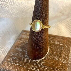 Elegant Gold Ring with Iridescent Mother-of-Pearl Stone Size 7